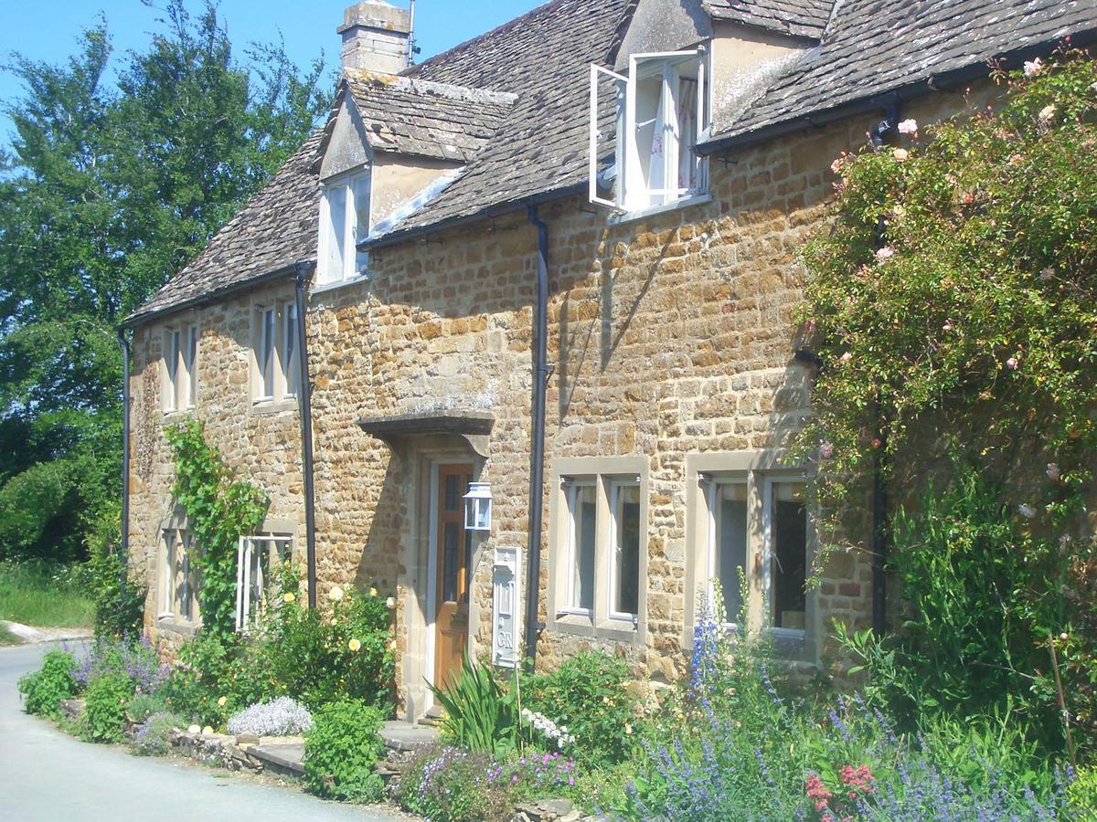 The Old Post Office - Adlestrop Bed & Breakfast ภายนอก รูปภาพ